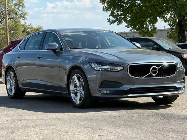 2018 Volvo S90 Momentum