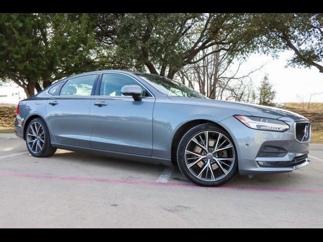 2018 Volvo S90 Momentum