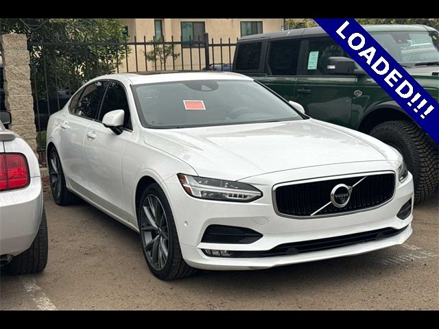 2018 Volvo S90 Momentum