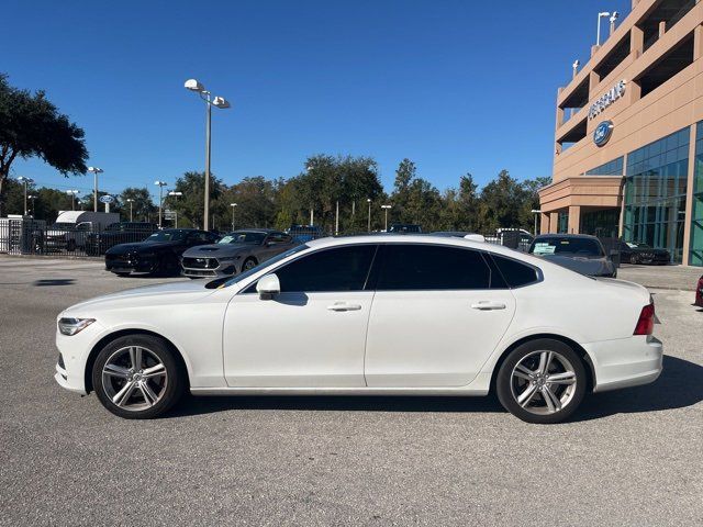 2018 Volvo S90 Momentum