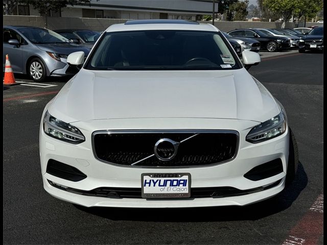 2018 Volvo S90 Momentum