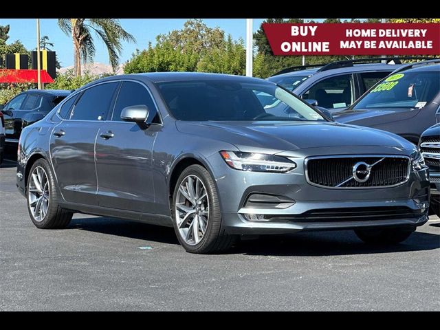 2018 Volvo S90 Momentum