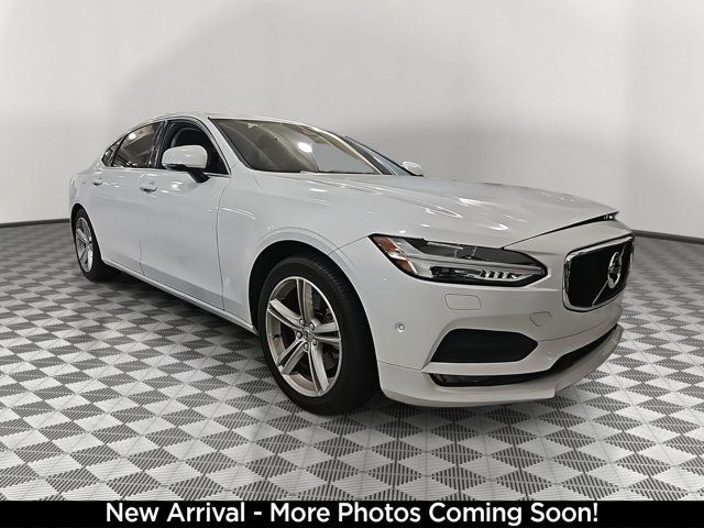 2018 Volvo S90 Momentum