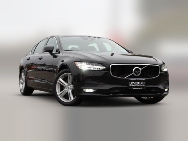 2018 Volvo S90 Momentum