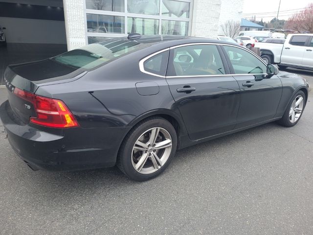 2018 Volvo S90 Momentum