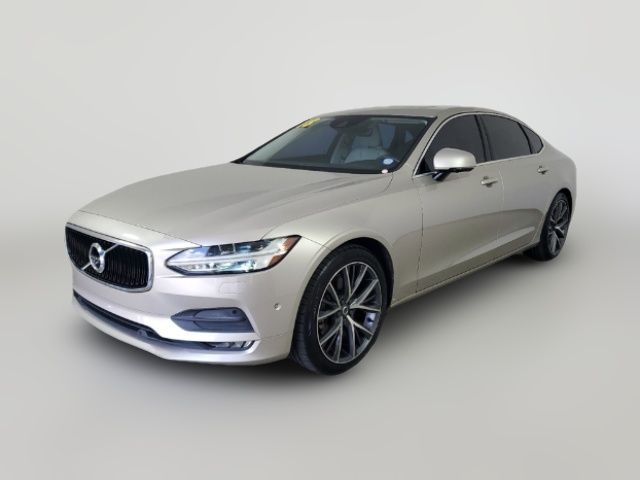 2018 Volvo S90 Momentum