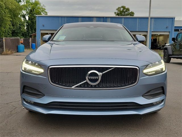 2018 Volvo S90 Momentum