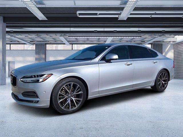 2018 Volvo S90 Momentum