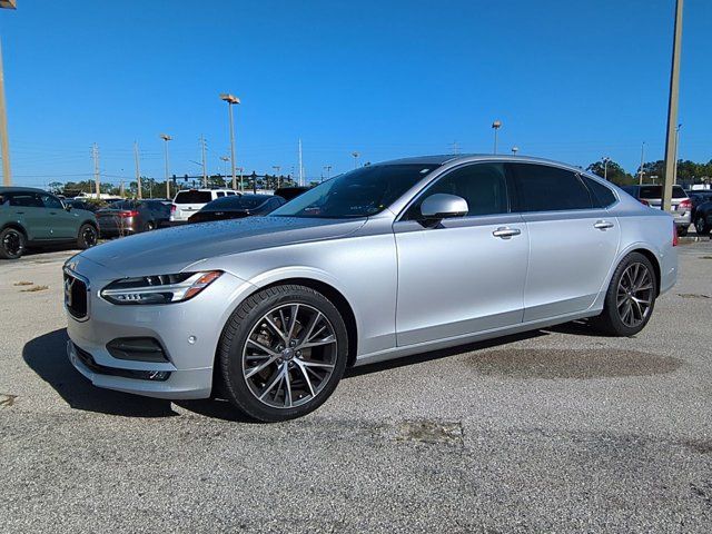 2018 Volvo S90 Momentum