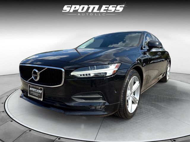 2018 Volvo S90 Momentum