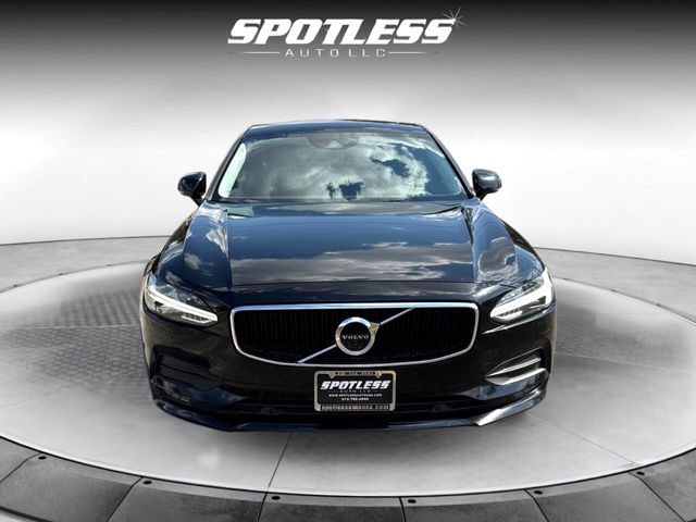 2018 Volvo S90 Momentum