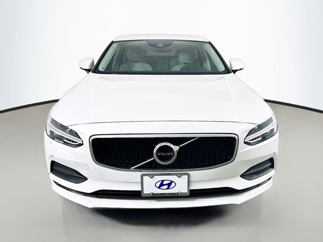 2018 Volvo S90 Momentum