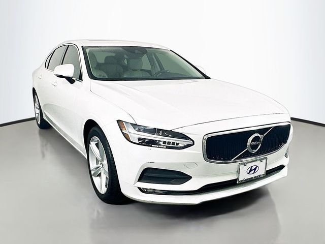 2018 Volvo S90 Momentum