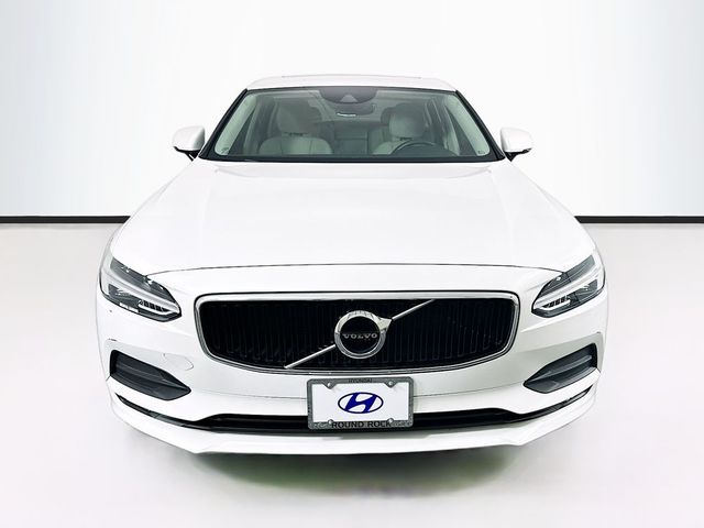 2018 Volvo S90 Momentum