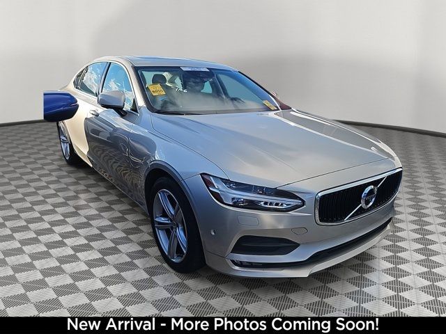 2018 Volvo S90 Momentum