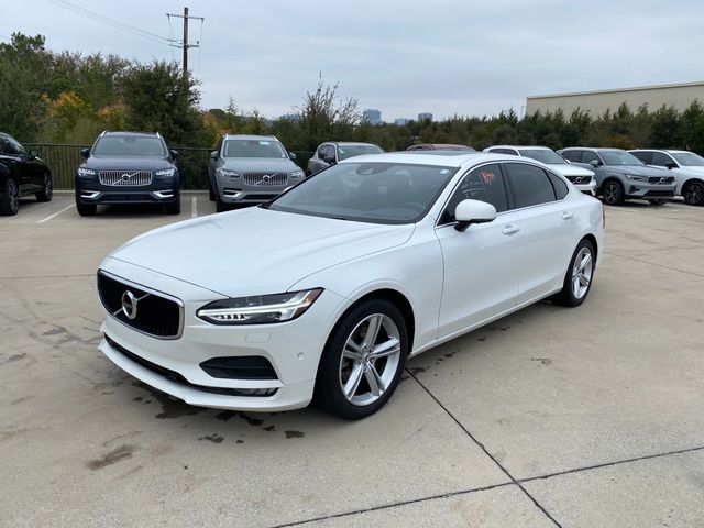 2018 Volvo S90 Momentum