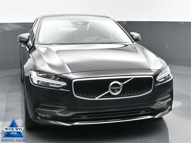 2018 Volvo S90 Momentum