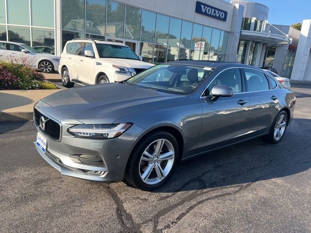 2018 Volvo S90 Momentum