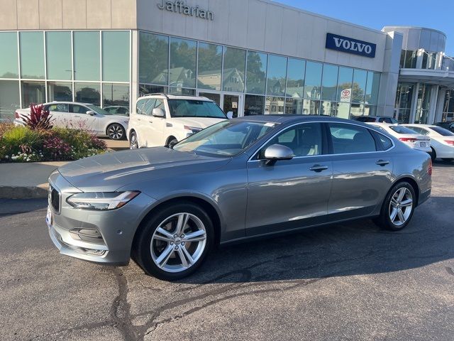 2018 Volvo S90 Momentum