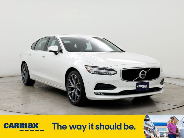 2018 Volvo S90 Momentum