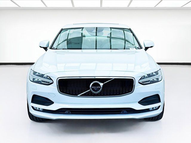 2018 Volvo S90 Momentum