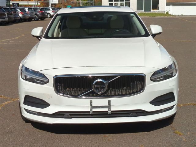 2018 Volvo S90 Momentum