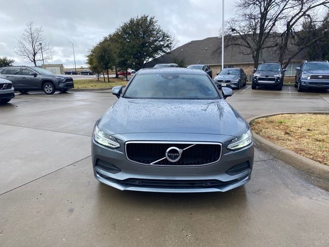 2018 Volvo S90 Momentum