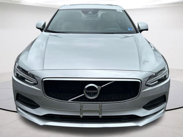 2018 Volvo S90 Momentum