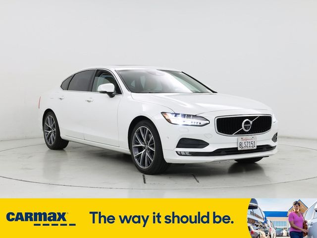 2018 Volvo S90 Momentum