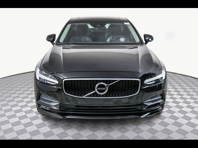 2018 Volvo S90 Momentum