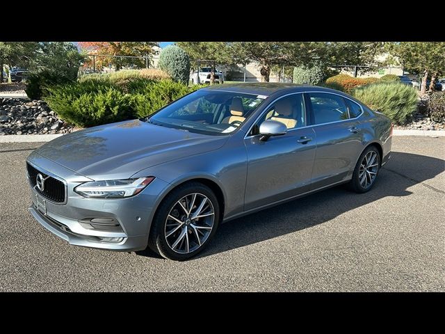 2018 Volvo S90 Momentum