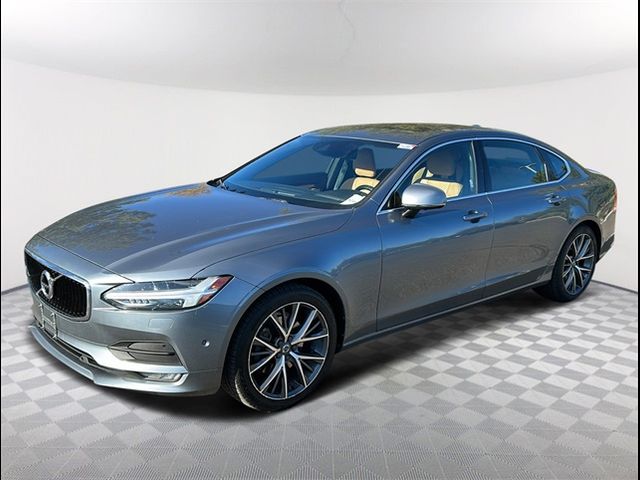 2018 Volvo S90 Momentum