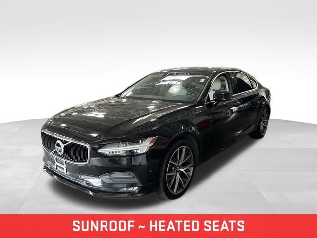 2018 Volvo S90 Momentum