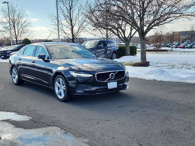 2018 Volvo S90 Momentum