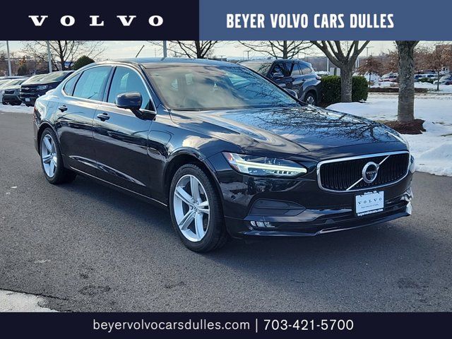 2018 Volvo S90 Momentum