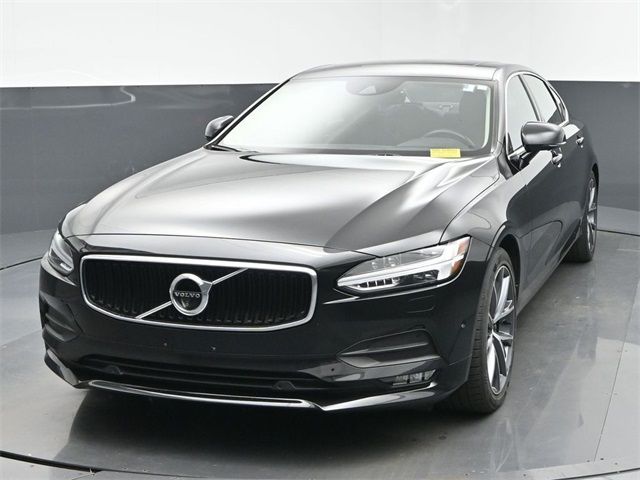 2018 Volvo S90 Momentum