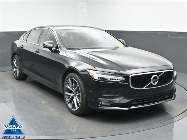 2018 Volvo S90 Momentum