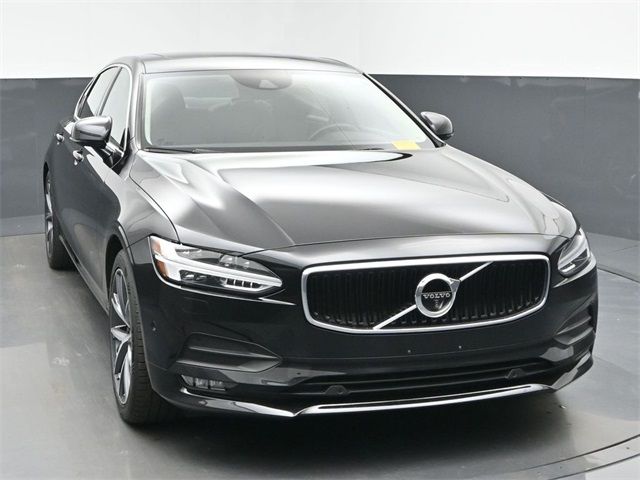 2018 Volvo S90 Momentum