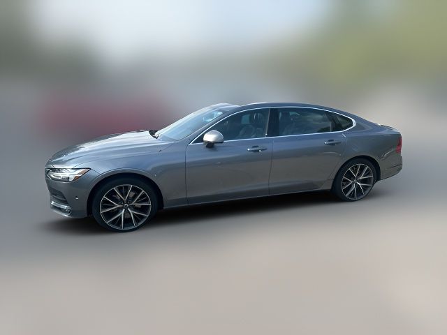 2018 Volvo S90 Momentum