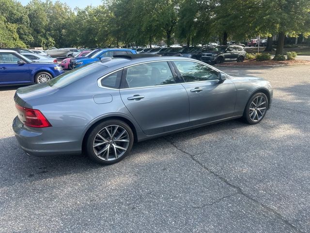 2018 Volvo S90 Momentum