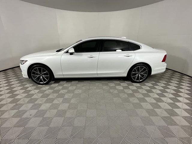 2018 Volvo S90 Momentum