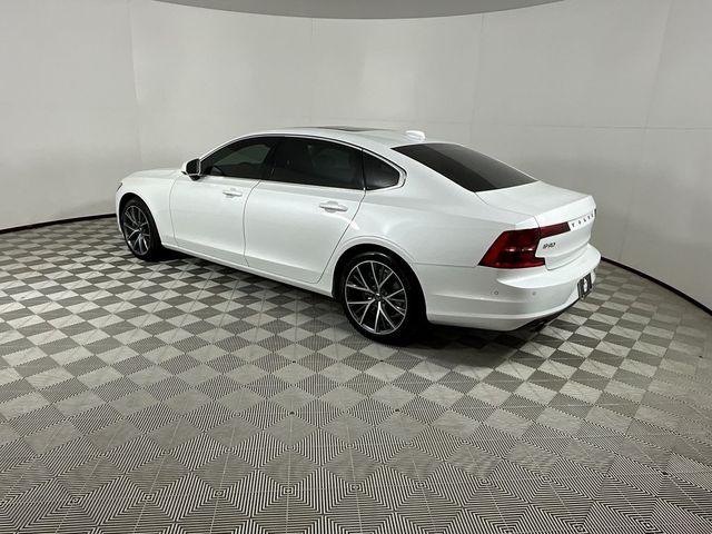 2018 Volvo S90 Momentum