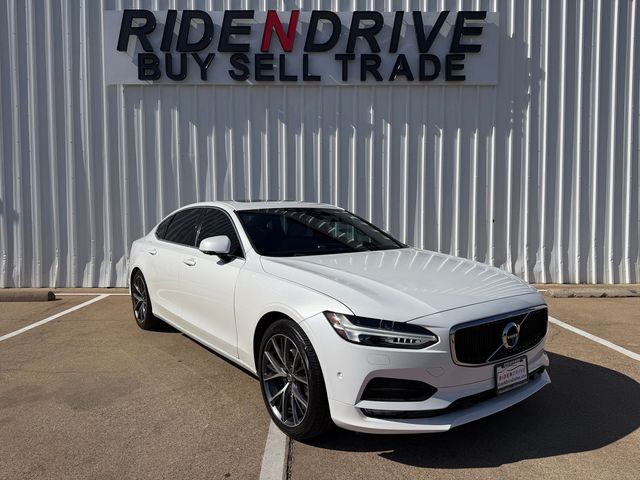 2018 Volvo S90 Momentum