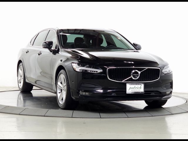 2018 Volvo S90 Momentum