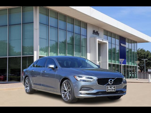 2018 Volvo S90 Momentum