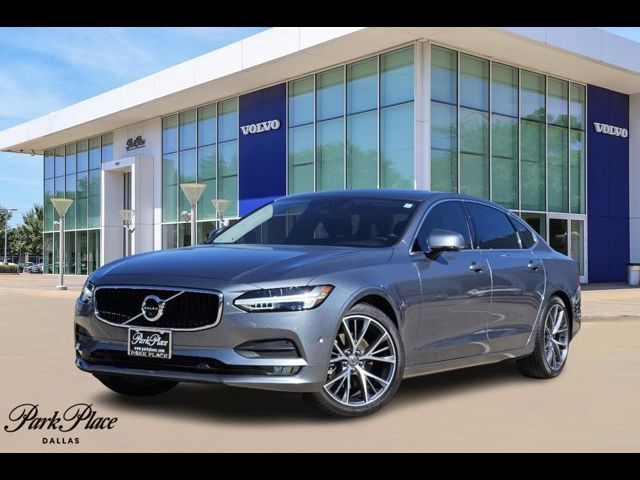 2018 Volvo S90 Momentum