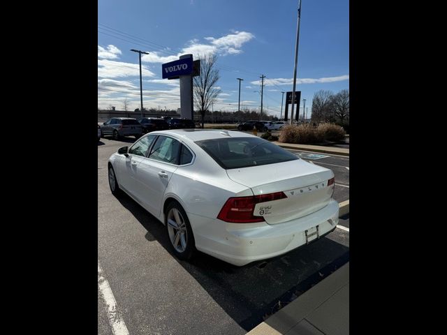 2018 Volvo S90 Momentum