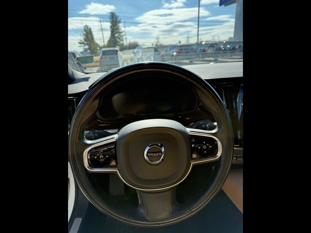 2018 Volvo S90 Momentum