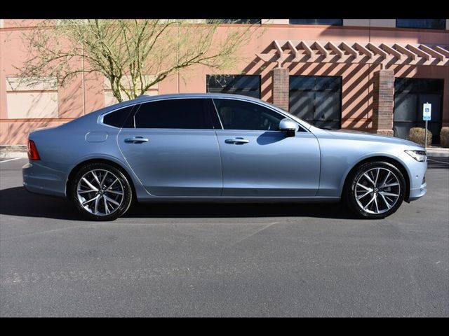 2018 Volvo S90 Momentum