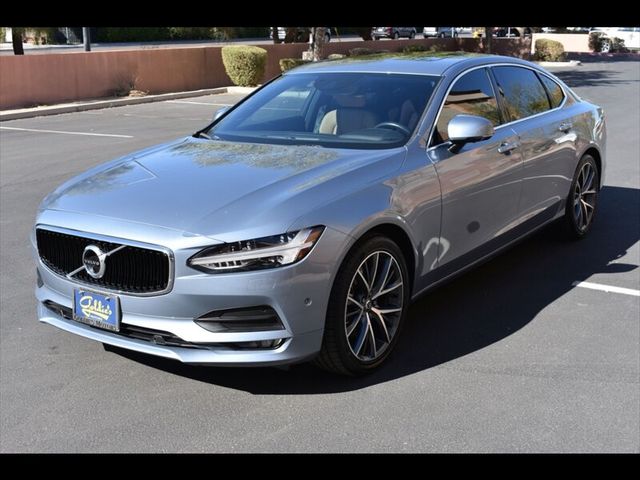 2018 Volvo S90 Momentum